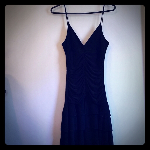 Venus EUC Ruched Front Dress - Picture 2 of 4